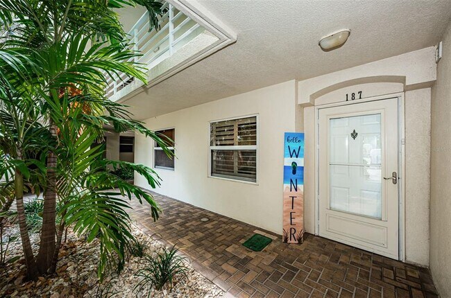 Building Photo - 6105 Bahia Del Mar Cir