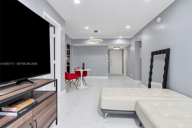 Building Photo - 3300 Spanish Moss Terrace