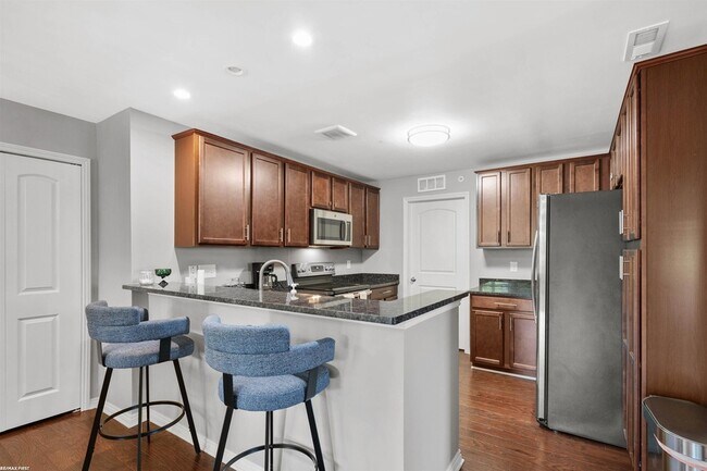 Building Photo - 6986 Boulder Pointe Dr