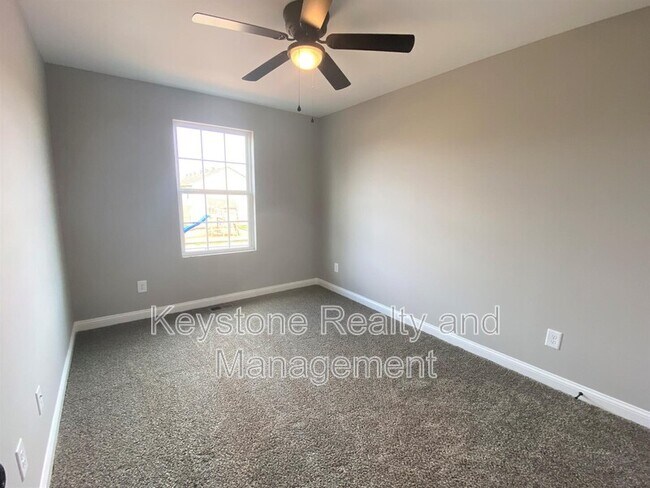 Building Photo - 580 Heritage Pointe Dr