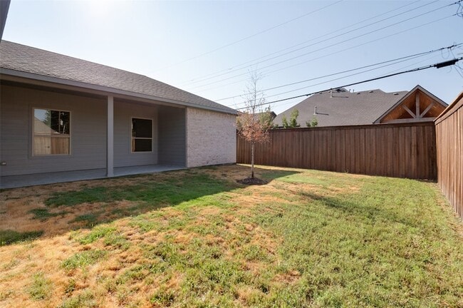 Building Photo - 2654 Mt View Dr