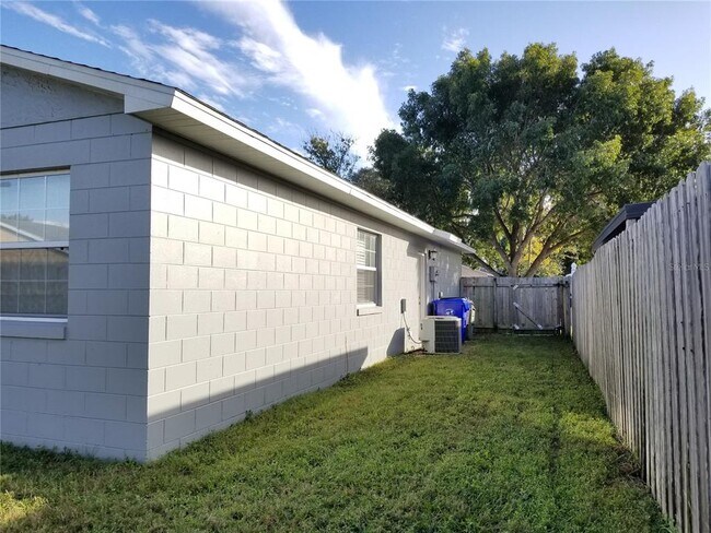 Building Photo - 1517 Kelby Rd