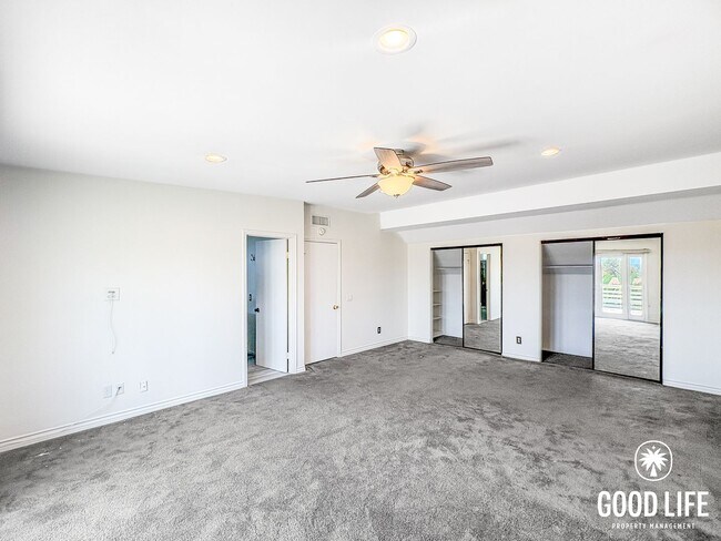 Building Photo - SD: Stunning 4BD/3BA Home in Vista with Panoramic Views, Private Balcony & Large Yard