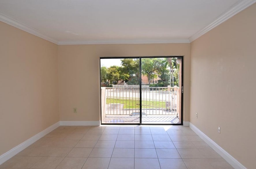 Villa Bellini 7050 NW 179th St Hialeah FL 33015 Apartment Finder