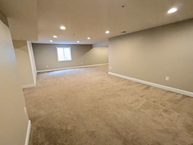 Building Photo - STUNNING Single Family Home in Brunswick C...