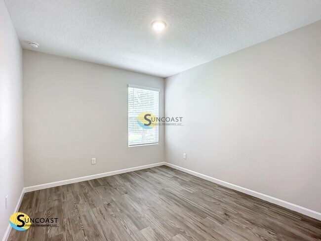 Building Photo - 19 Wood Amber Ln