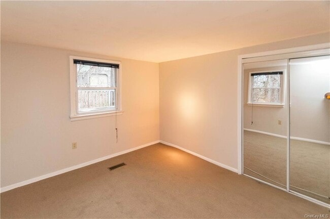 Building Photo - 15 Hoyt Rd