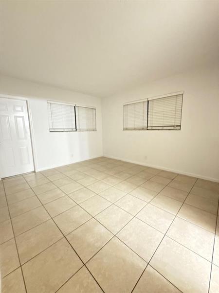 Building Photo - 471 Sunshine Dr