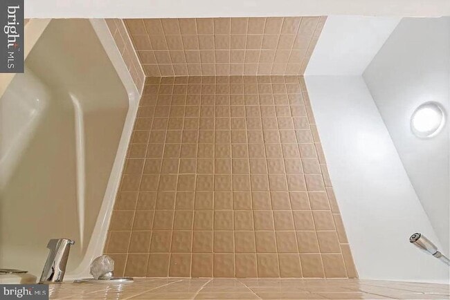 Building Photo - 36 E Wheeling St