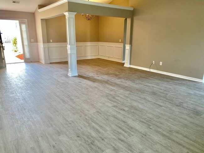 Great Room/Dining Space - 105 Burr Dr