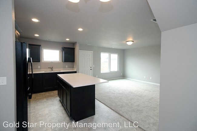 Building Photo - 3 br, 2.5 bath House - 4228 Serenity Court