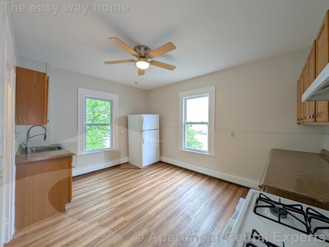 Building Photo - 26-28 Ripley St Unit #2