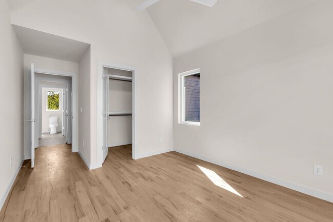 Building Photo - Amazing New Construction in North Nashville!