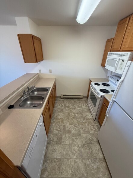 Building Photo - 5 Avalon Ct