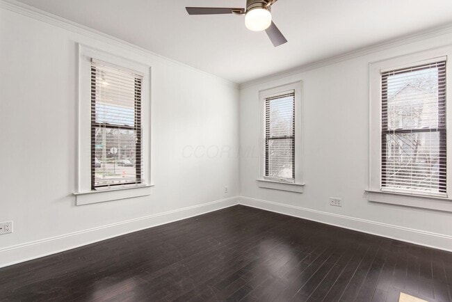 Building Photo - 106 E Gates St