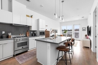 Building Photo - 207 W Johanna St