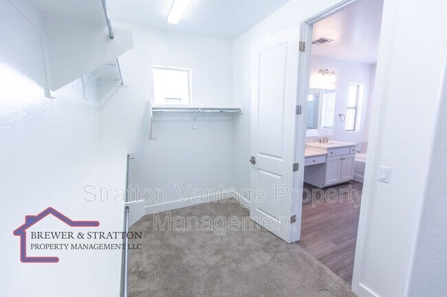 Building Photo - 4065 S Marin Dr
