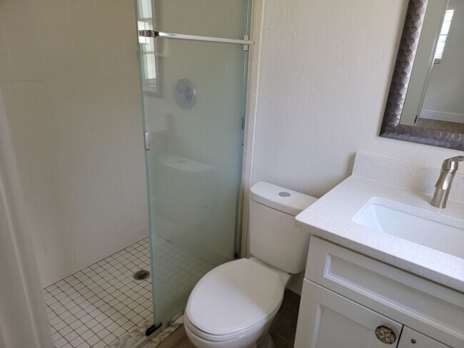 Building Photo - Fully Remodeled 2 Bedroom 2 Bath Home ***S...