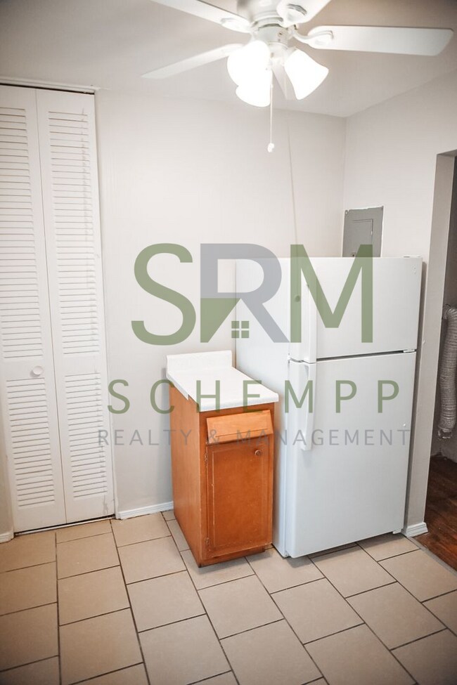 Building Photo - 4700 Walnut Grove Ave