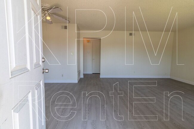 Building Photo - 1220 Occidental Ave