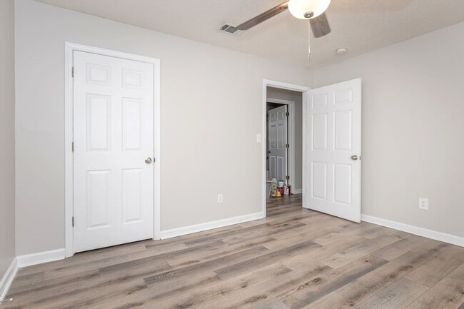 Building Photo - Cute Rental Home Downtown Biloxi