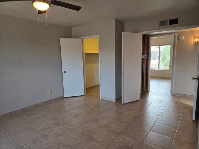 Building Photo - Beautiful 3 Bed 1.75 bath Corner lot, with...