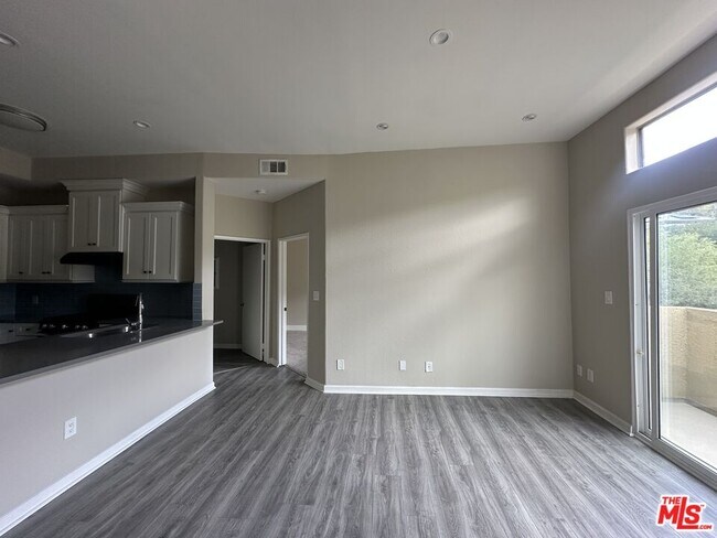 Building Photo - 6140 Monterey Rd