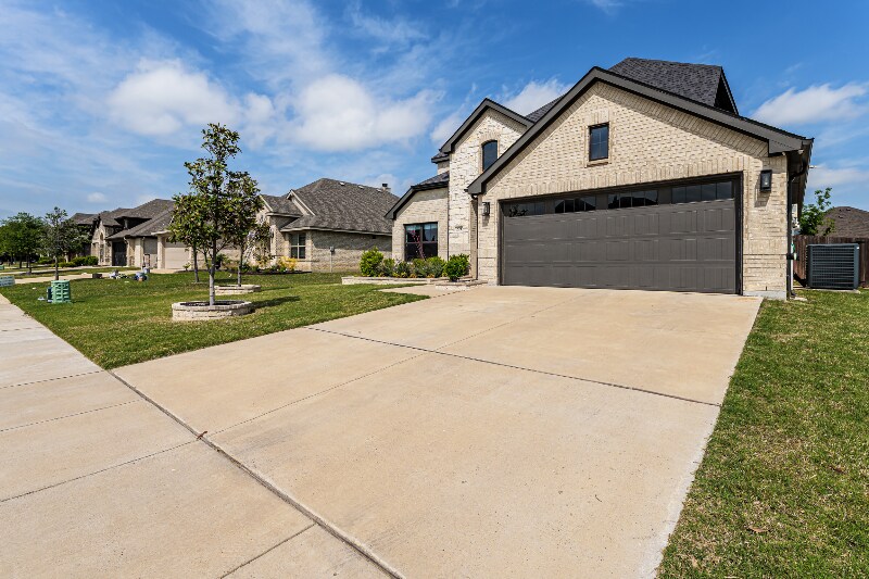 Building Photo - 279 Moonshadow Dr