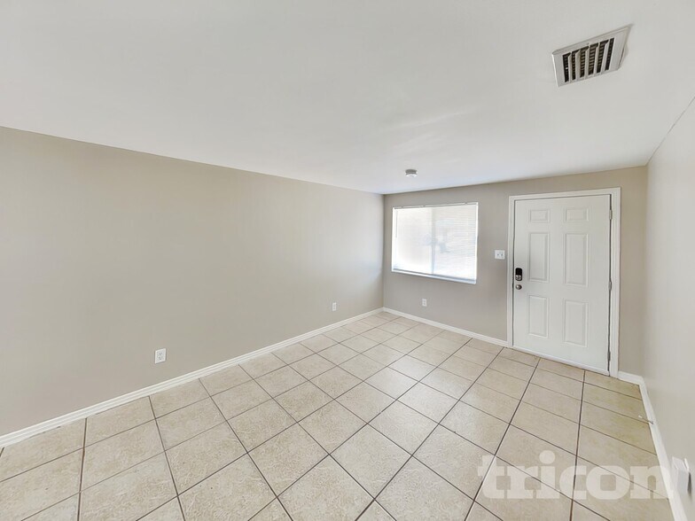 Building Photo - 5024 S 85th St