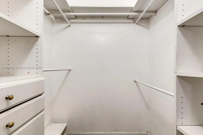 Building Photo - 6691 SW 137th Ct
