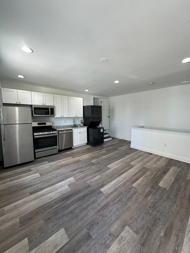 Building Photo - 3847 Terrace St