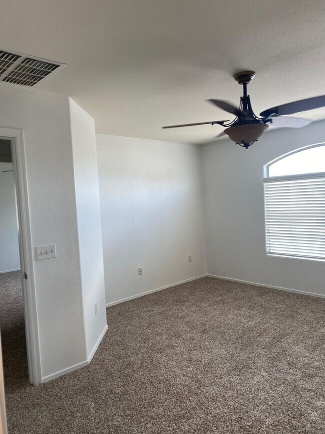 Building Photo - 7805 S Hidden Places Loop