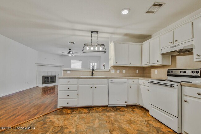 Building Photo - 410 Prentiss Ave