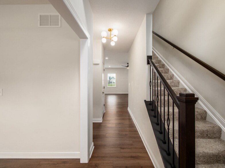 Building Photo - 7343 Quailview Dr