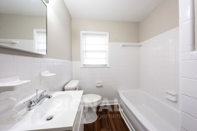 Building Photo - 2245 3rd St NE