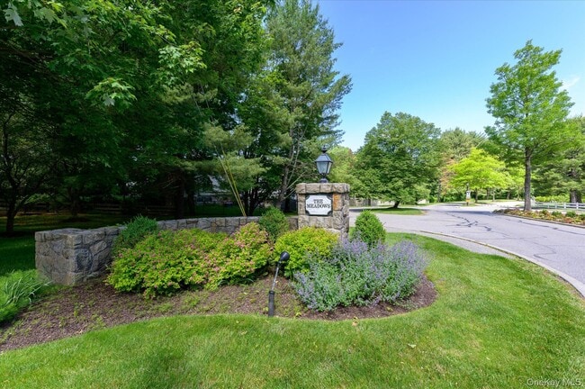 Building Photo - 46 Winterberry Cir