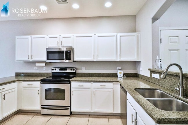 Building Photo - 7570 E Majestic Palm Ln