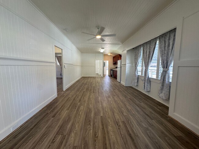 Building Photo - 1717 Kewalo St