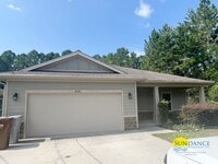 Building Photo - 8181 Pamplona St