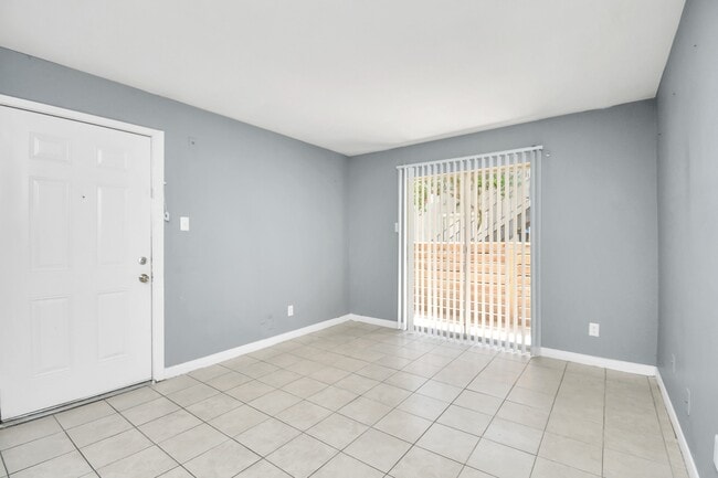 Building Photo - 5959 Bonhomme Rd