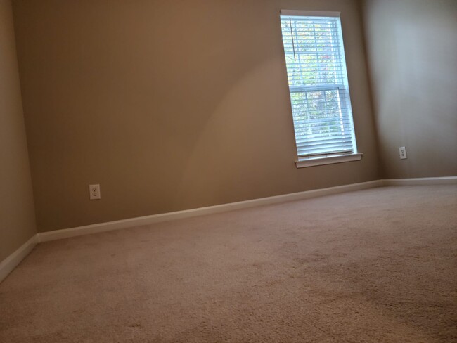 Guest Bed 2 - 10240 Blakeney Preserve Dr