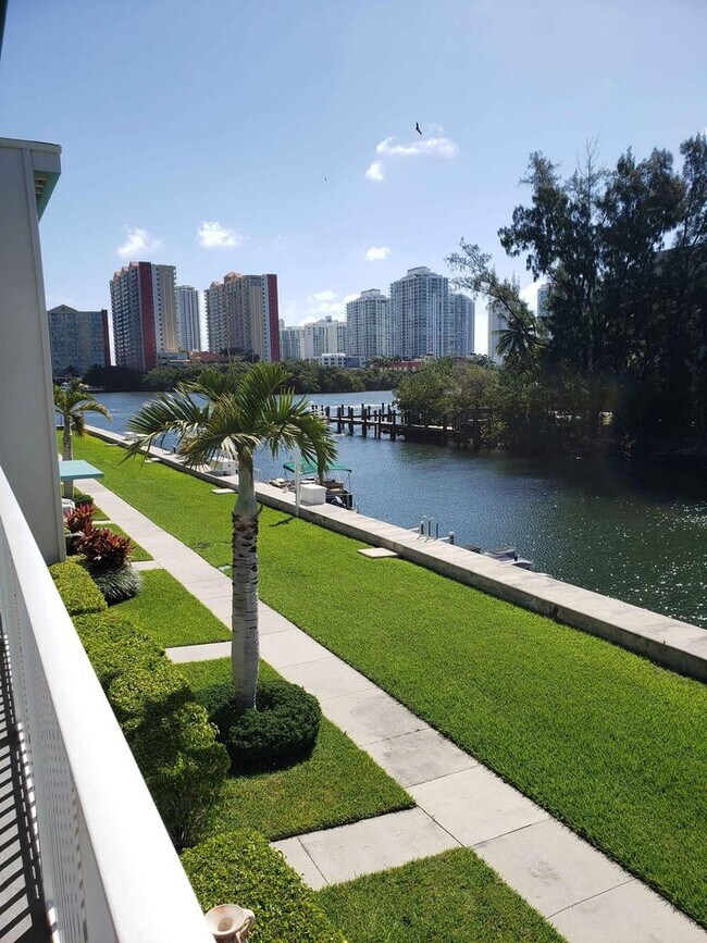 Primary Photo - 3922 NE 166th St