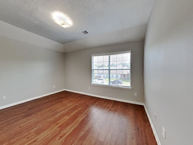 Building Photo - 1203 Gibson Crossing Way
