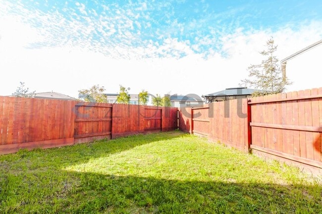 Building Photo - 2766 Bedell St