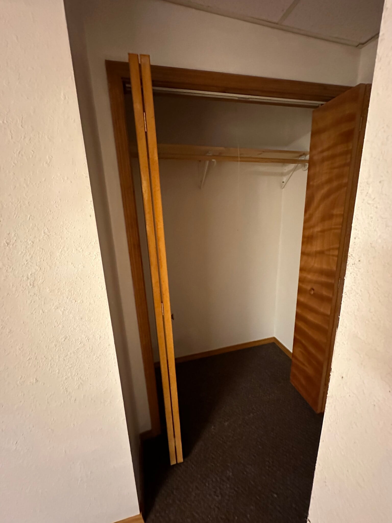 Closet - 117 E Main St