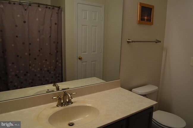 bath room 2 - 18805 Sparkling Water Dr