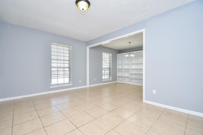Building Photo - 11627 Bandlon Dr