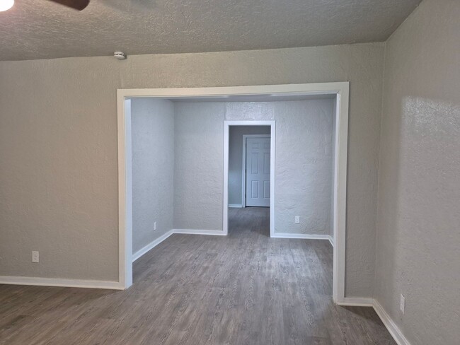 Building Photo - Newly updated Cottage style home in Lawton...