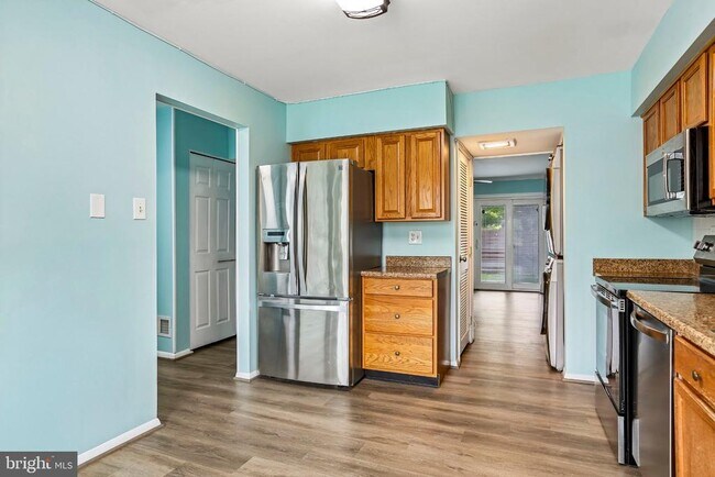 Building Photo - 6914 Alex Ct