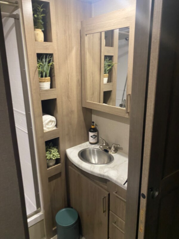 Building Photo - 3 Vía Ventana